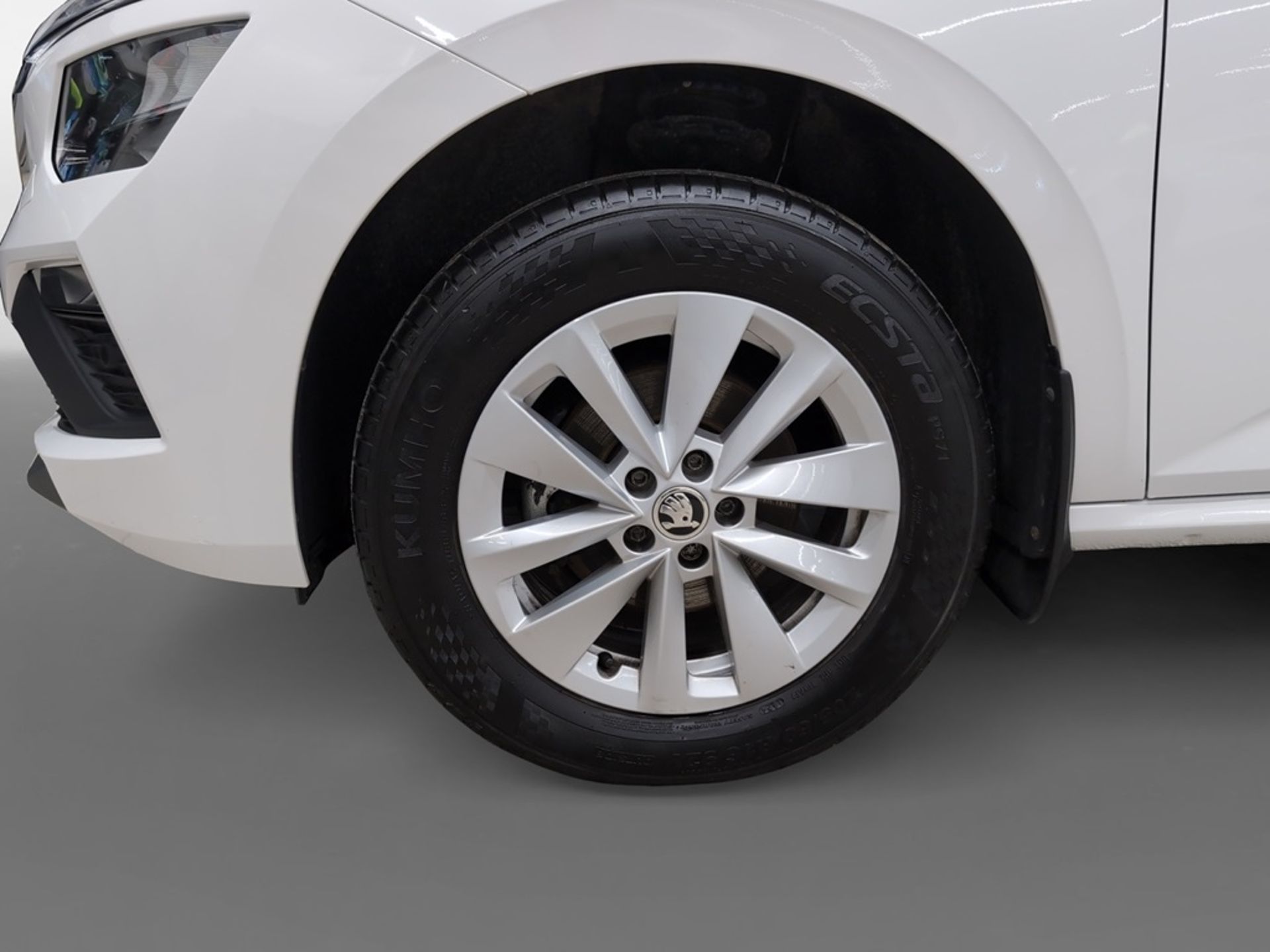 Skoda Kamiq 1.0 TSI 2024, bild 6/10