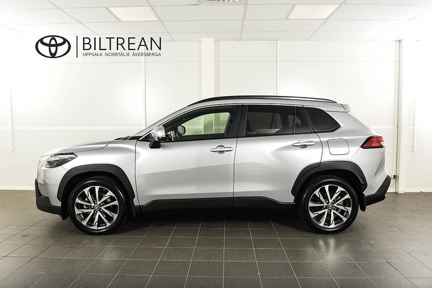 Bild 2 av Toyota Corolla Cross Hybrid AWD-i 2,0 Elhybrid AWD Style Pluspaket Dragkrok