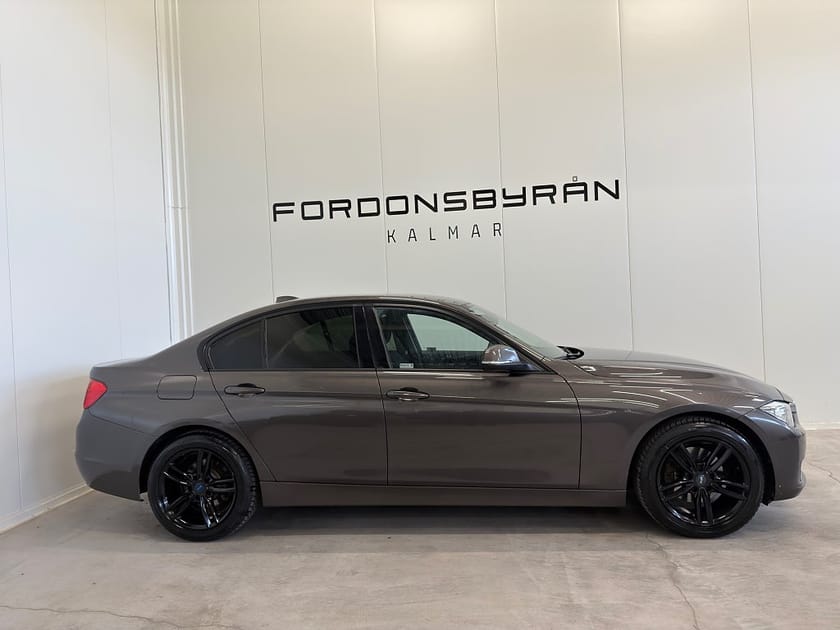 Bild 3 av BMW 320d xDrive Sedan Automat Sport Line PDC Elstolar