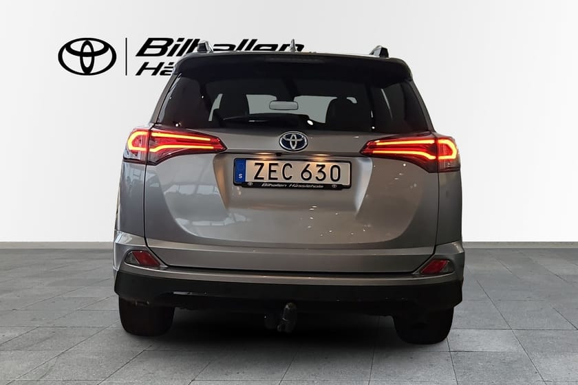 Bild 4 av Toyota RAV4 Hybrid 2,5 AWD, dragkrok
