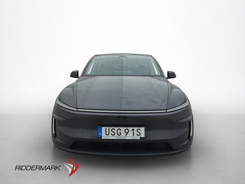 Bild 2 av Tesla Model Y Long Range AWD Dragkrok Svensksåld