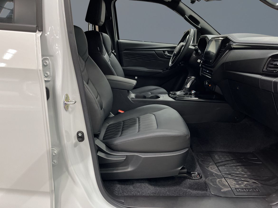 LOU11A – Isuzu D-Max Crew Cab