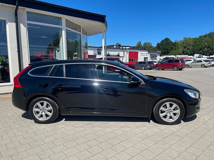 Bild 4 av Volvo V60 DRIVe Momentum Dragkrok