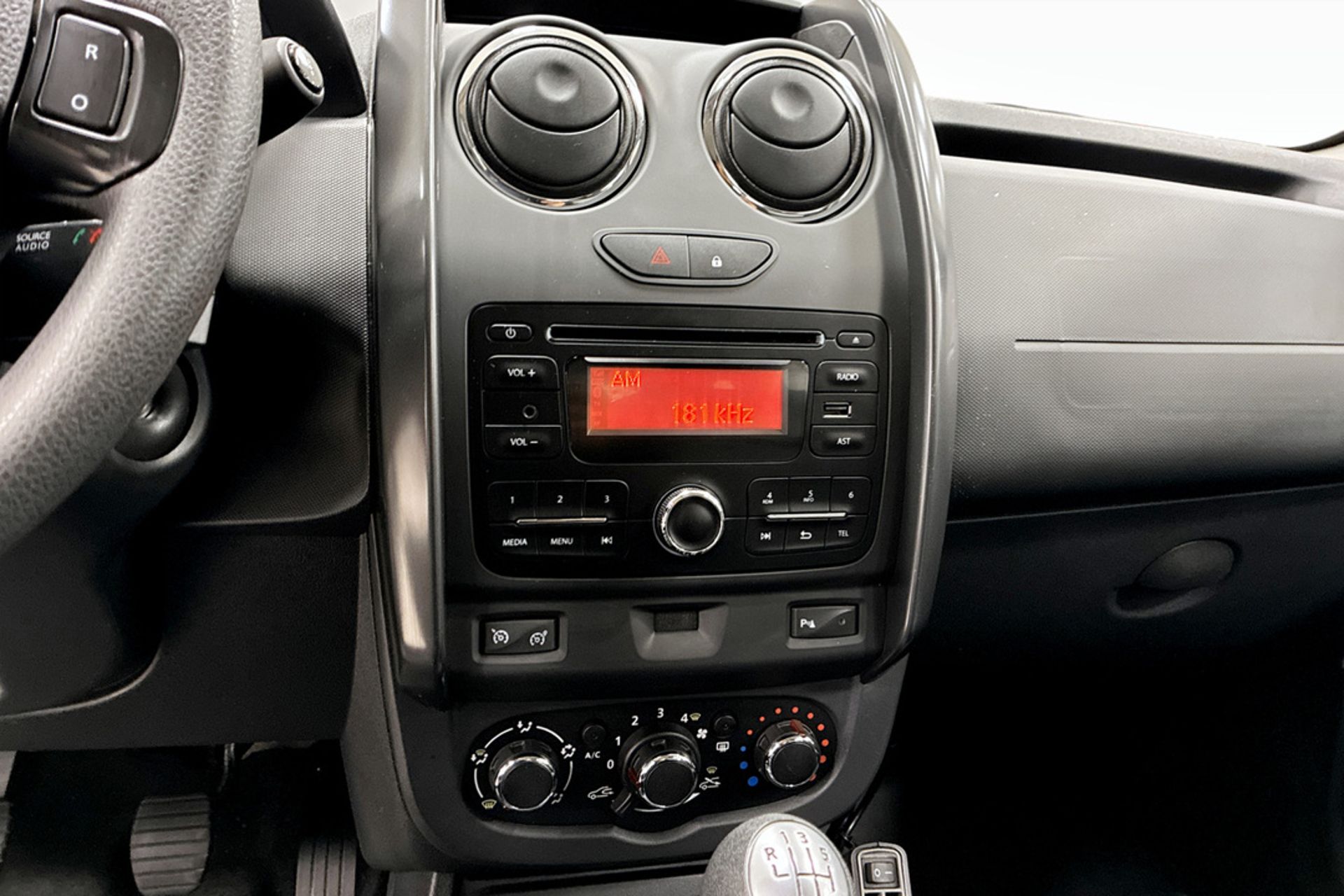 Dacia Duster TCe 125 2017, bild 6/9