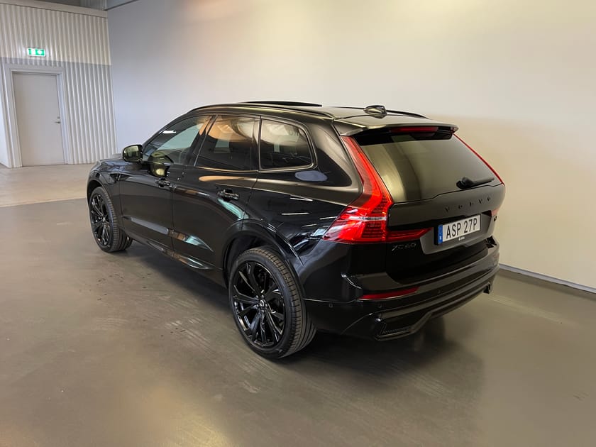 Bild 4 av Volvo XC60 T6 Plus Black Edition / Tonade rutor / Harman Kardon / Backkamera /