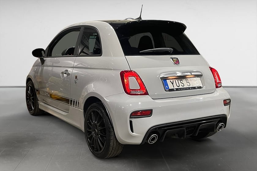 Bild 5 av Abarth 595 1.4 T-JET 16V 145 HK NAVI CARPLAY NYSERV 7400MIL 17"