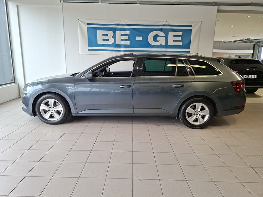 Bild 2 av Škoda Superb Kombi 2.0TDI 4x4 DSG L&K Drag Värmare Skinn