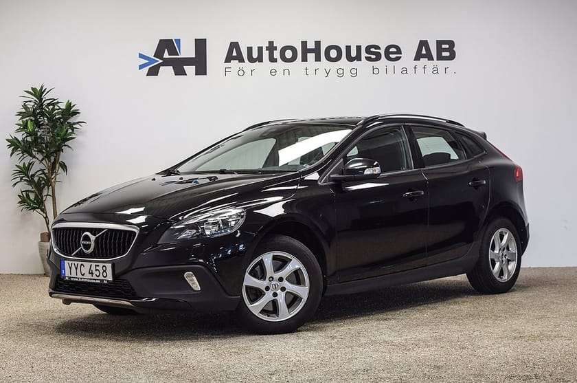 Bild 1 av Volvo V40 Cross Country T3 152HK Kinetic Bränslevärmare Drag Garanti