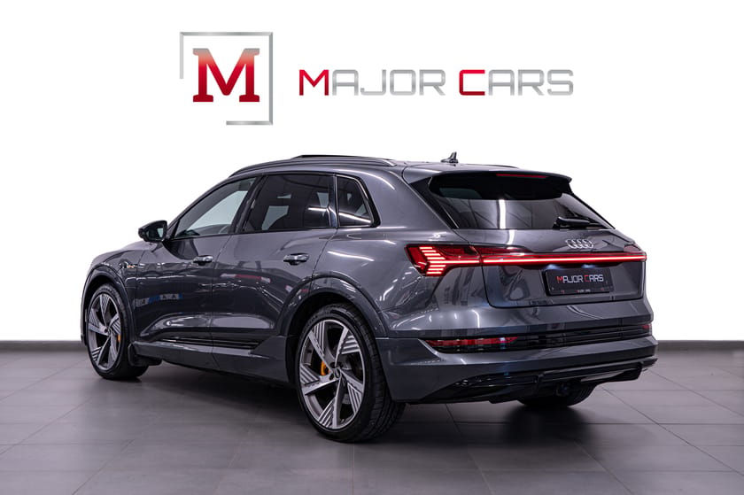Bild 4 av Audi e-tron 55 quattro Q S-Line Pano B&O 22" HuD 360° RS-Säten Luft-F Drag