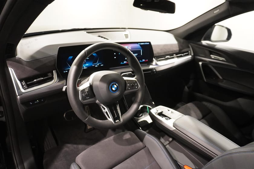 Bild 2 av BMW iX2 xDrive30 3,95% M Sport Navi Kamera Fartpilot Drag 19”