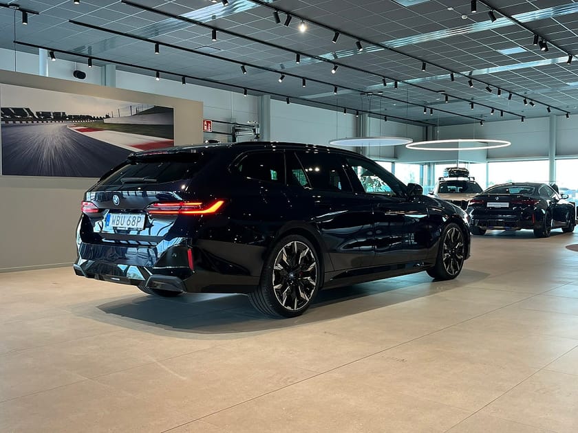 Bild 4 av BMW 530e xDrive Touring M Sport Pro D/A Pro H/K Elstolar Drag