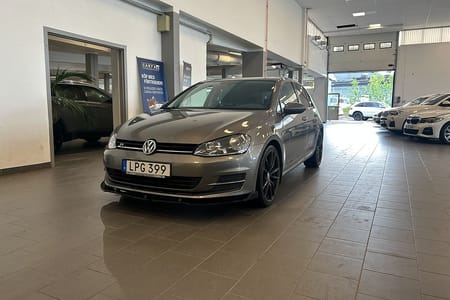 Volkswagen Golf 1.6 TDI SUPERDEAL 3.95% / BT / STEG - 1 / R-LINE KITTAD