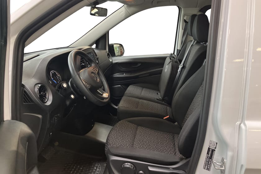 Bild 3 av Mercedes-Benz eVito Tourer 129 3.5t Mercedes Pro lång