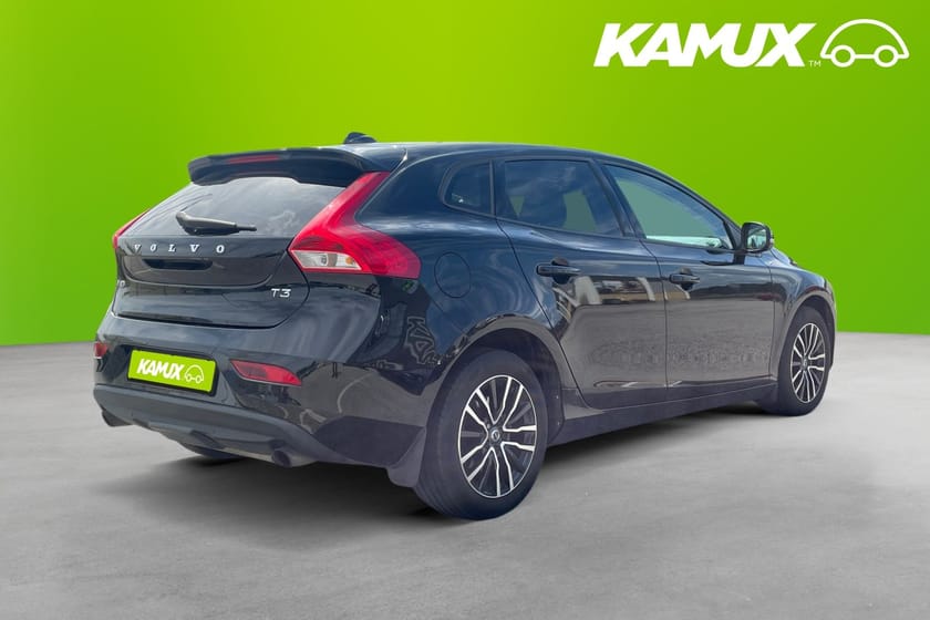 Bild 4 av Volvo V40 T3 Momentum 152hk Drag Värmare VoC Nyservad
