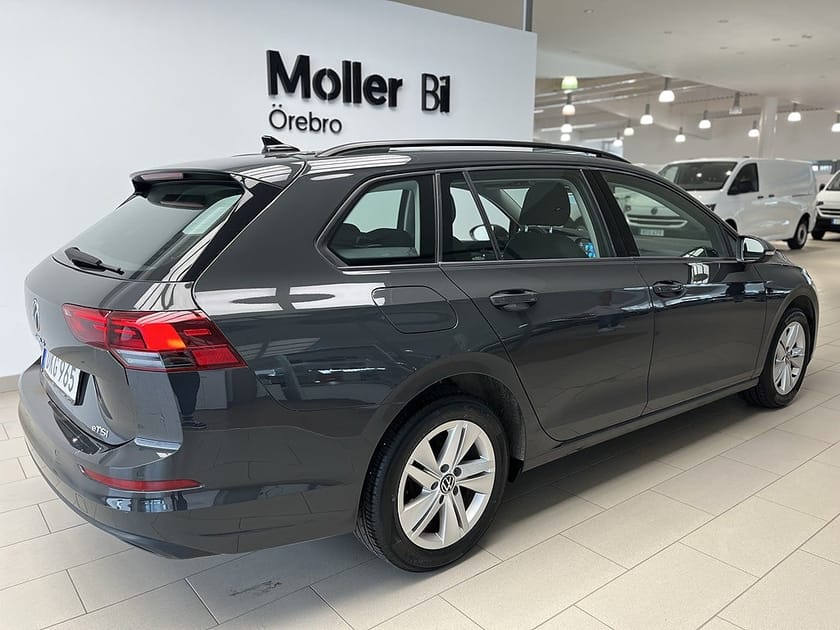 Bild 3 av Volkswagen Golf Sportscombi 1.5 eTSI 131HK DSG I Rattvärme I Adaptiv Farthålla