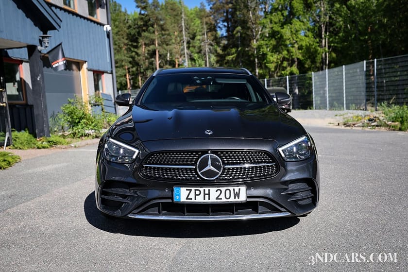 Bild 2 av Mercedes-Benz E 400 T d 4MATIC 9G AMG Line Premiumplus Panorama mm