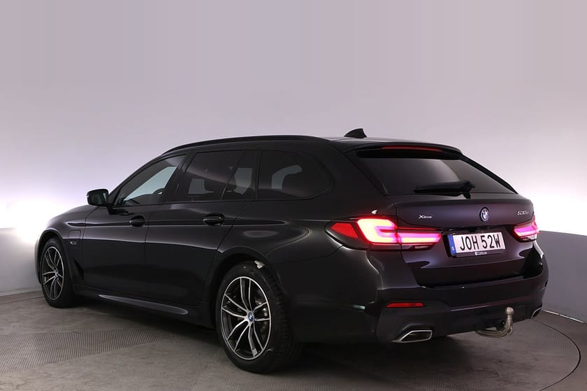 Bild 4 av BMW 530e xDrive Touring M-sport Drag Kamera AdapFarth