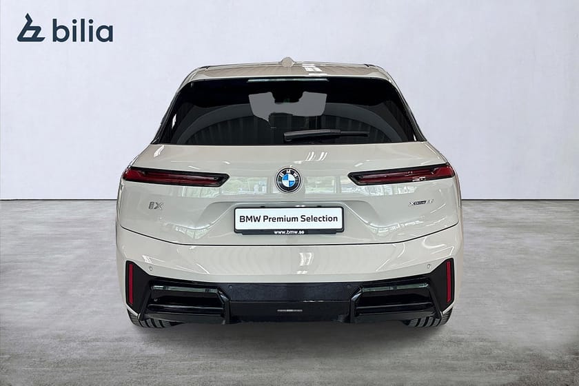 Bild 4 av BMW iX xDrive60 xDrive 60 M-Sport | Charged | H&K | Aktiv farth. | Drag