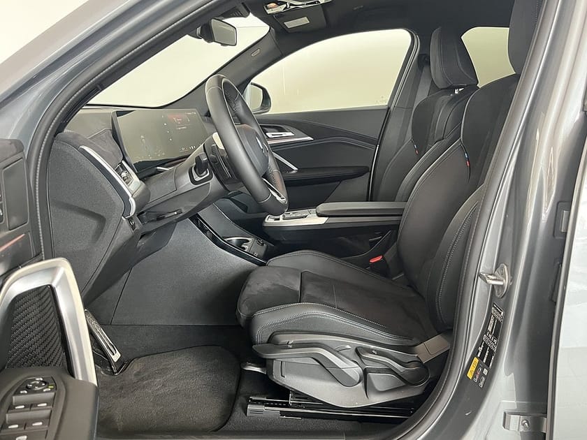 Bild 5 av BMW iX2 xDrive30 M Sport Park Assist Drag Rattvärme