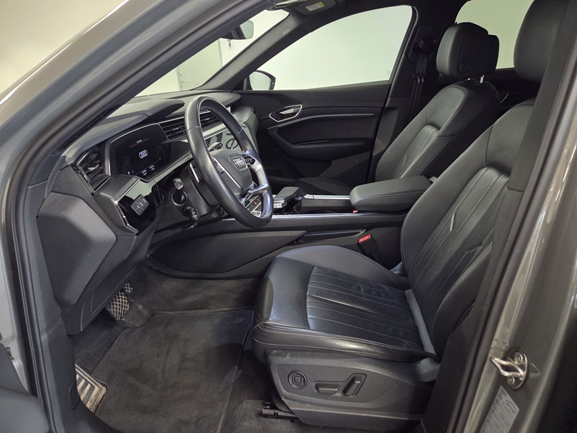 Audi Audi Q8 55 e-tron quattro — bild 9