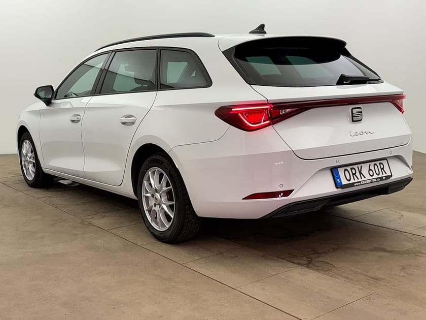 Bild 4 av SEAT Leon Sportstourer 1.0 eTSI Style Drag Värmare Cockpit