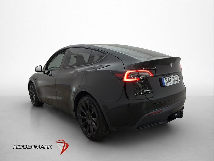 Bild 3 av Tesla Model Y Long Range AWD MOMS Autopilot 1 Brukare Drag