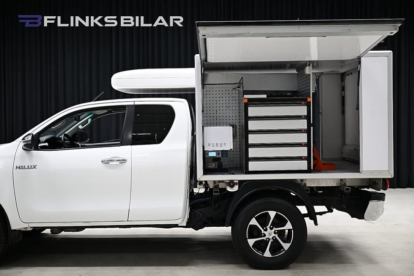 Bild 4 av Toyota Hilux Extra Cab 2.4 AWD 150HK Servicebil|Inredd|Kåpa|Clayton|Moms|SeUtr