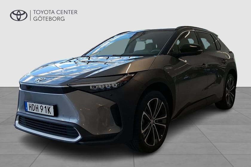 Bild 1 av Toyota bZ4X AWD EXECUTIVE 20 ALUFÄLGAR PANORAMAGLASTAK BI-TONE