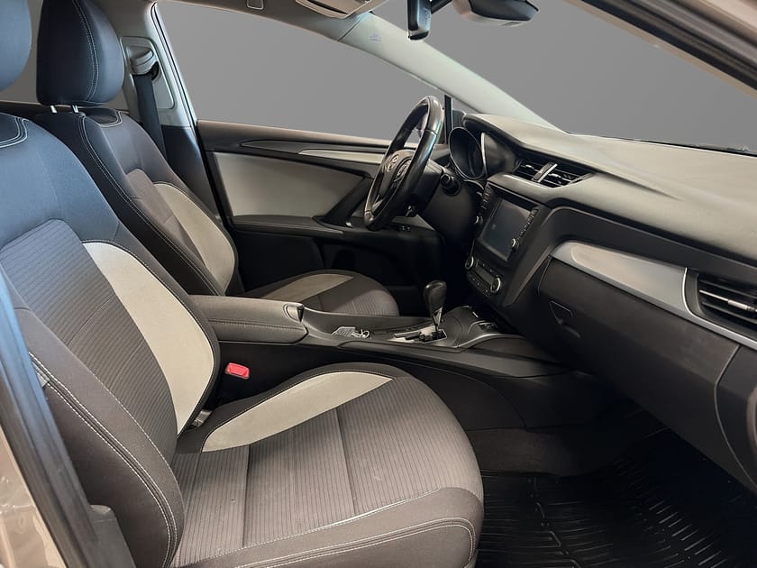 Bild 5 av Toyota Avensis Sedan 1,8 BENSIN AUTOMAT ACTIVEPLUS VINTERHJUL
