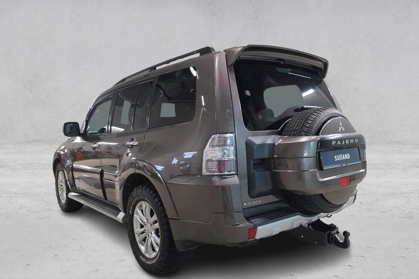 Bilde 3 av Mitsubishi Pajero 5-dørs 3,2 I 200Hk Instyle + I 7 Seter I Skinn I