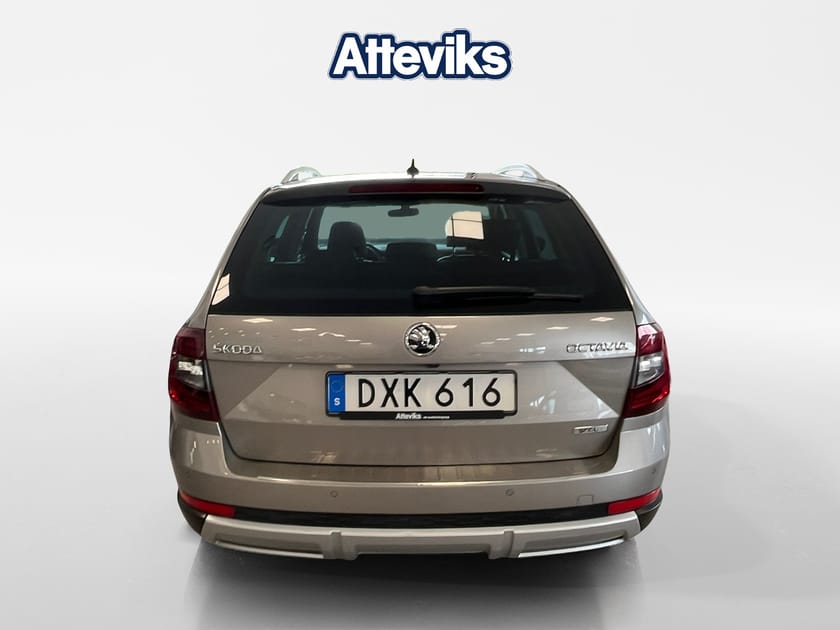 Bild 4 av Škoda Octavia Scout 1.8 TSI DSG 180hk *Drag/Kamera*