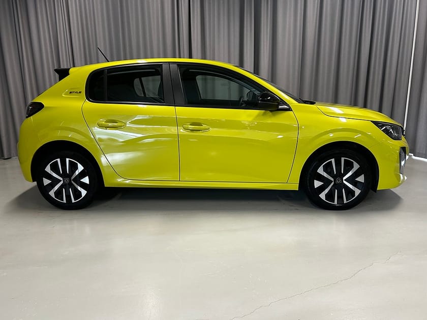 Bild 2 av Peugeot 208 HYBRID 100 100HK Aut Style