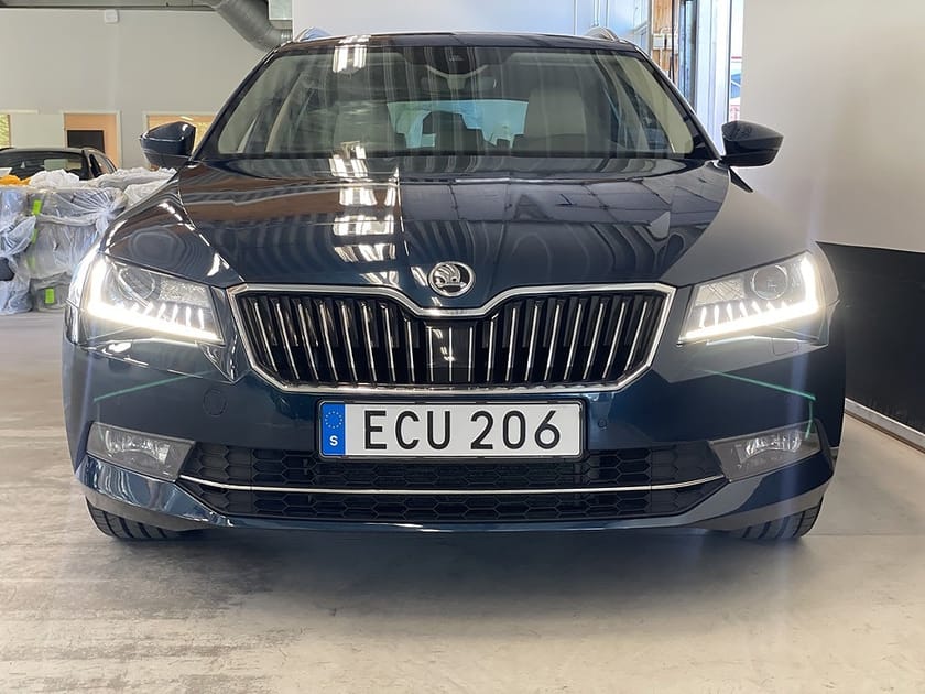 Bild 3 av Škoda Superb Kombi Skoda L&K 2.0 TDI 4x4 Drag Värmare Nav Canton