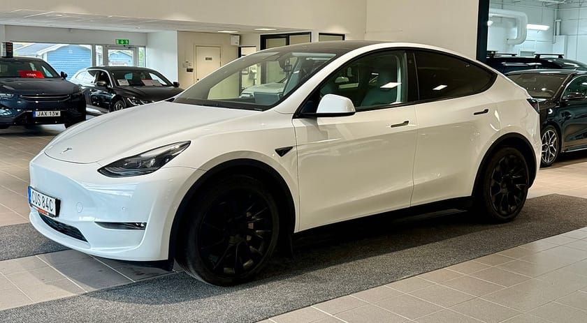 Bild 3 av Tesla Model Y Long Range AWD 514hk Autopilot/Panorama/Garanti/V-hjul