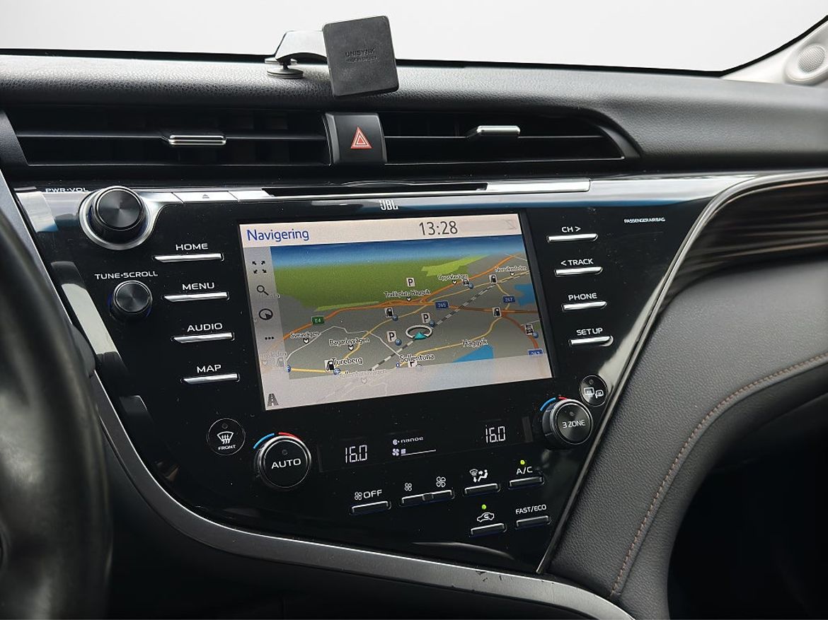 Toyota Camry Hybrid, bild 14 av 21