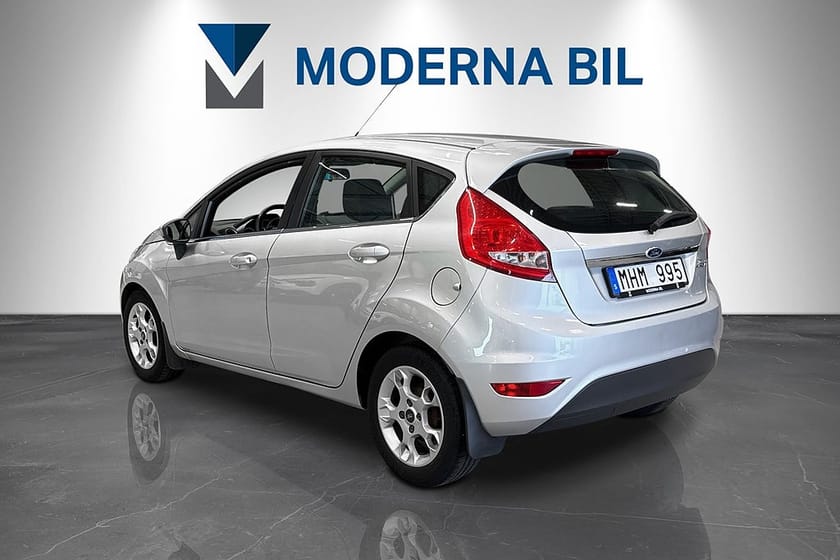 Bild 4 av Ford Fiesta 5-dörrar 1.25 82hk Titanium M-värmare Kamrem bytt