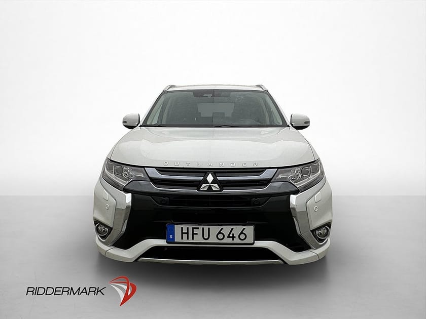Bild 2 av Mitsubishi Outlander PHEV AWD 203hk Business 360° Drag Skinn
