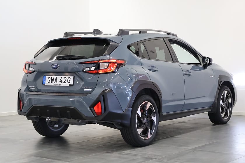 Bild 3 av Subaru Crosstrek e-Boxer Touring / Taklucka / V-Hjul / Drag / NYSERVAD