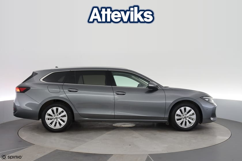 Bild 2 av Volkswagen Passat Variant eHybrid 272hk Business Drag Värm Kamera Nav
