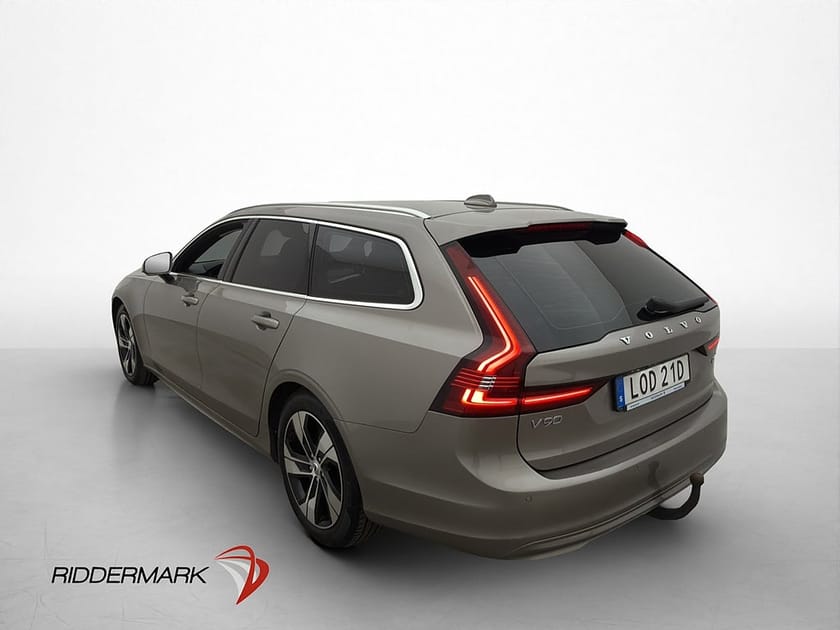 Bild 5 av Volvo V90 D4 190hk AWD Momentum Kamera Skinn Värmare Drag