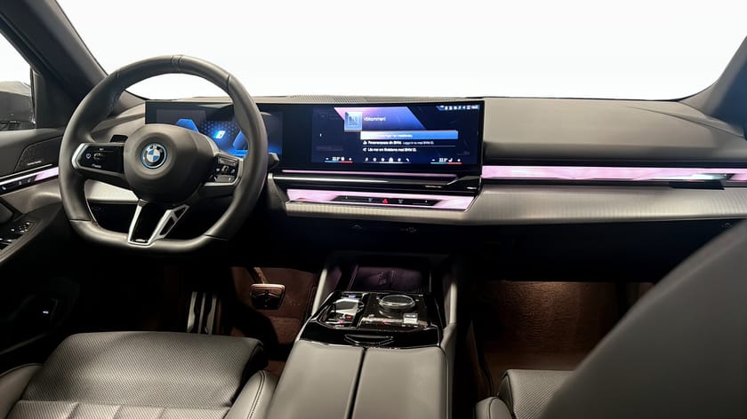 Bild 4 av BMW i5 xDrive40 Sedan M Sport Komfortstol Innovation Travel Drag