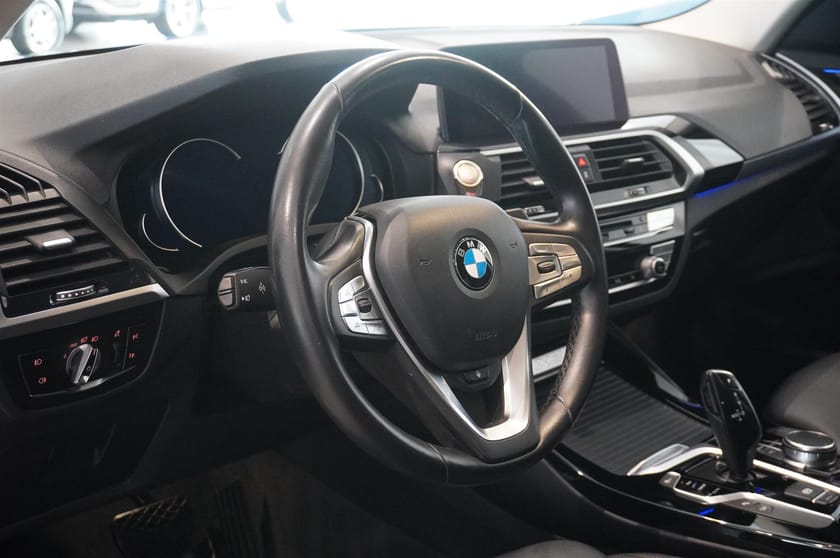 Bild 2 av BMW X3 xDrive20d xLine Drag Fartpilot Navi Värmare