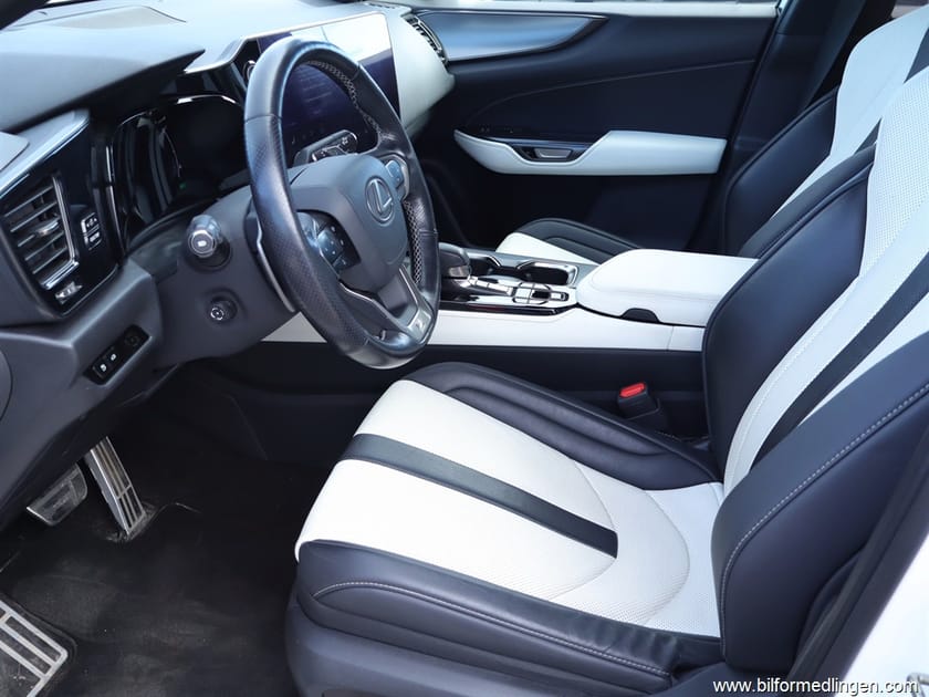 Bild 5 av Lexus NX 450h+ E-Four F Sport Plug-In S/V-hjul 1 ägare