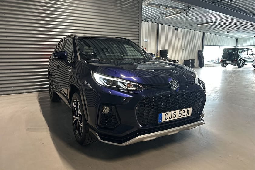 Bild 3 av Suzuki Across Plug-in Hybrid 2.5 E-FOUR E-CVT Inclusive B-kamera Drag
