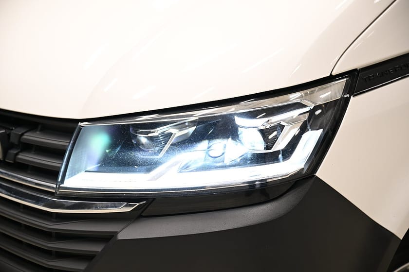 Bild 3 av Volkswagen Transporter DSG 150HK V-Inredd|Dubbeldörr|LED|Uppvärmt-skåp|Leasbar