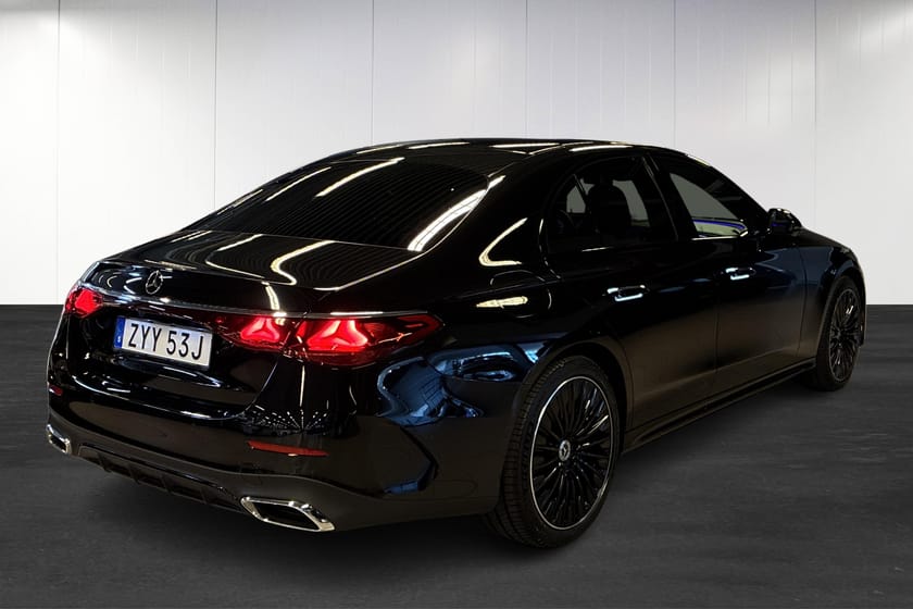 Bild 3 av Mercedes-Benz E 300 de 4MATIC 4M 9G-Tronic | AMG | Advanced Edition | 360 | Nightpaket