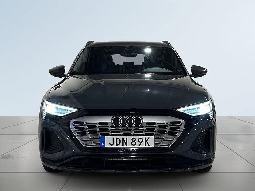 Bild 2 av Audi Q8 50 e-tron quattro S Line Drag Luft GPS Pvärm SoV