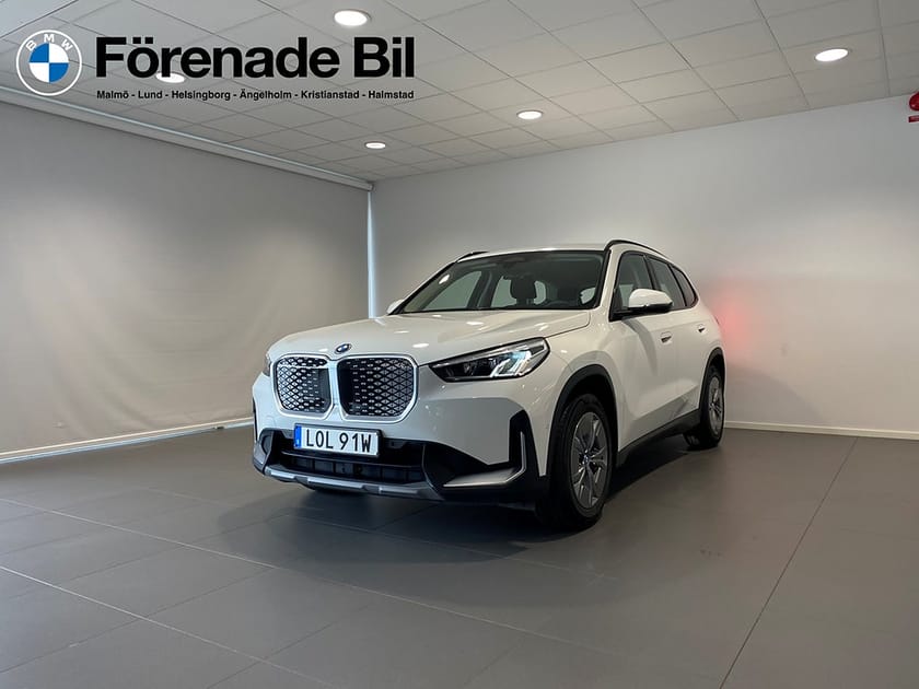 Bild 1 av BMW iX1 xDrive30 Active edition Drag Rattvärme