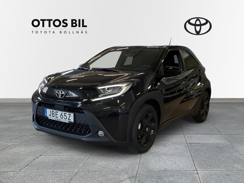 Bild 1 av Toyota Aygo X 1.0 VVT-i Manuell, 72hk - Play Comfort & Style Pack / V-hjul, MoK