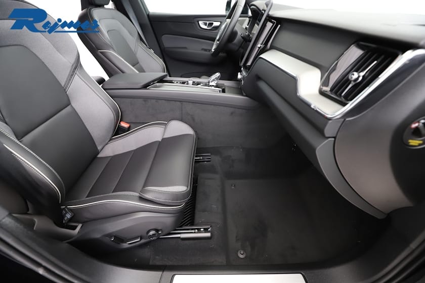 Bild 5 av Volvo XC60 T6 Plus Black Nordic Edition
